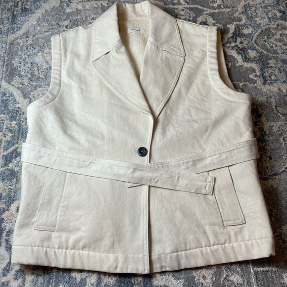 Women's Pomandere Cream Sleeveless Jacket 2
