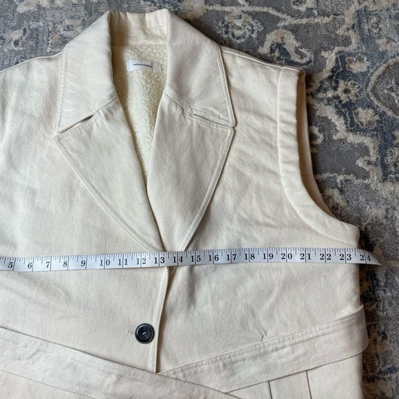 Women's Pomandere Cream Sleeveless Jacket 8