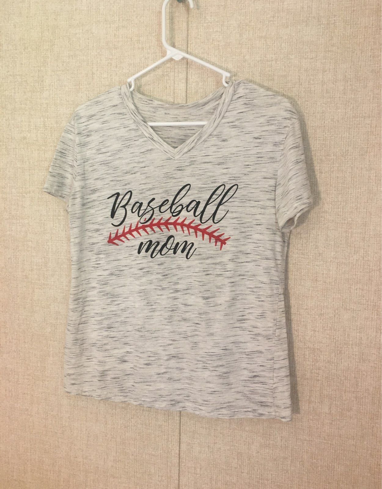 M Baseball Mom T-shirt. 2