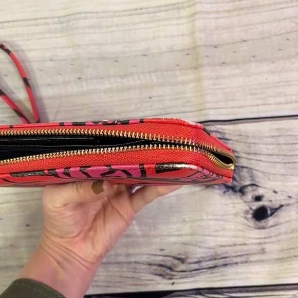 Betsey Johnson Red, Pink, and Black Floral Wristlet Wallet w/ strap zipper -Fair 9