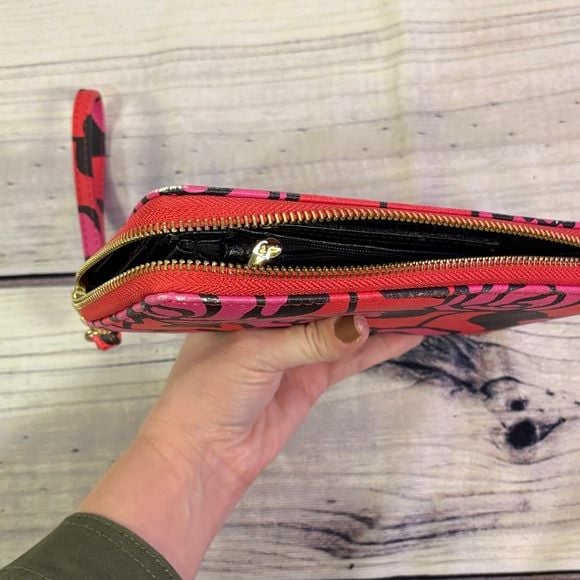 Betsey Johnson Red, Pink, and Black Floral Wristlet Wallet w/ strap zipper -Fair 8