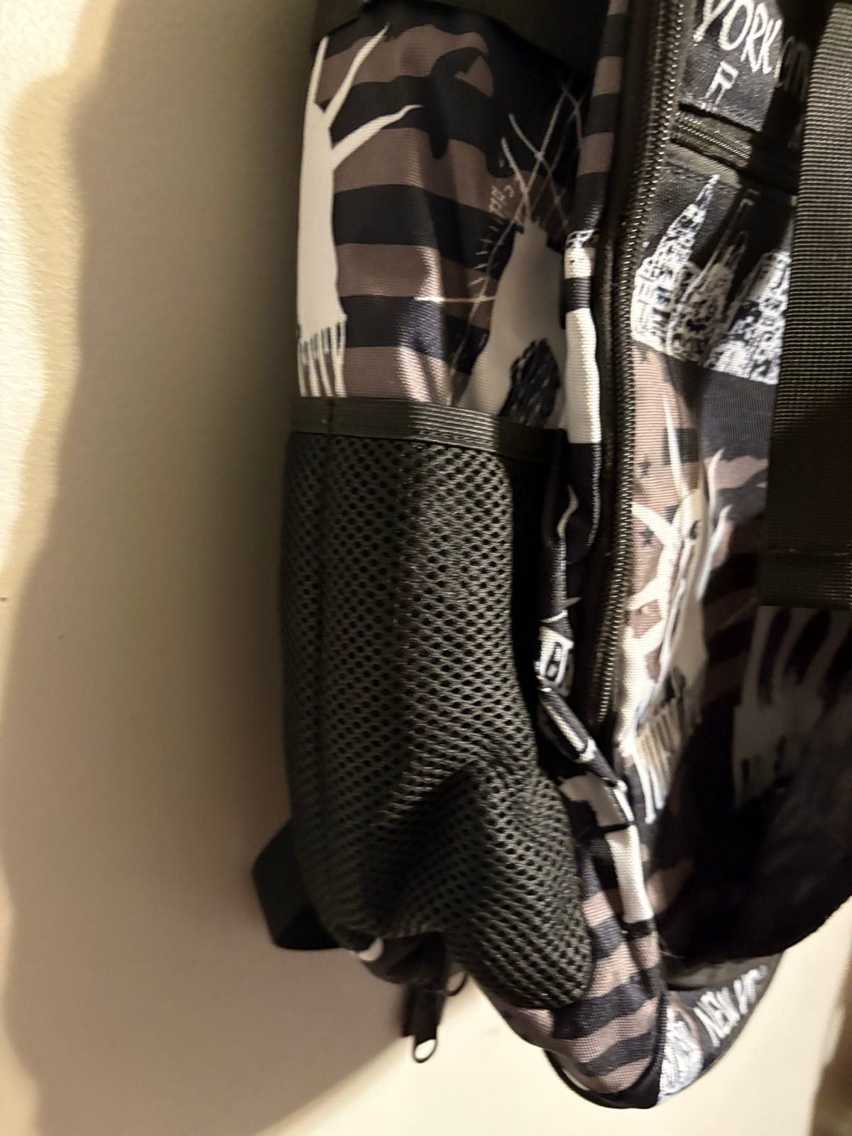 New York-themed Oppu backpack 3
