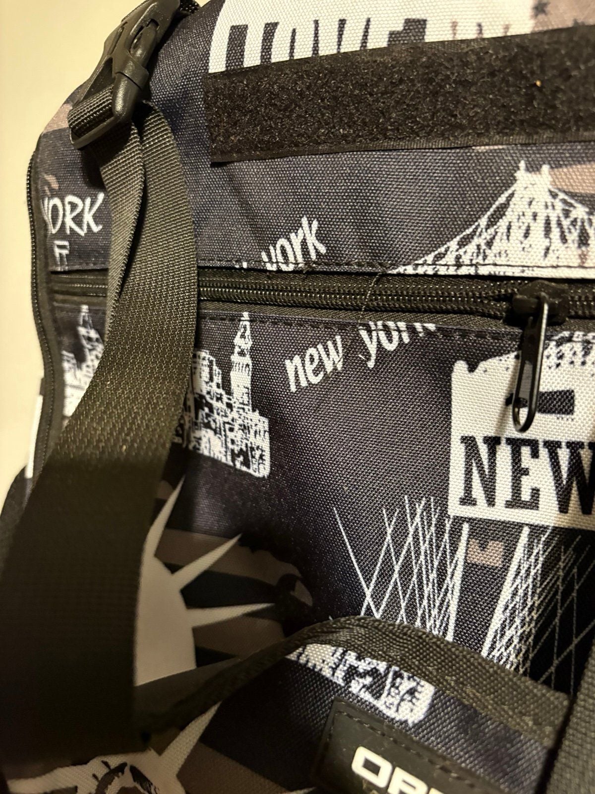 New York-themed Oppu backpack 6