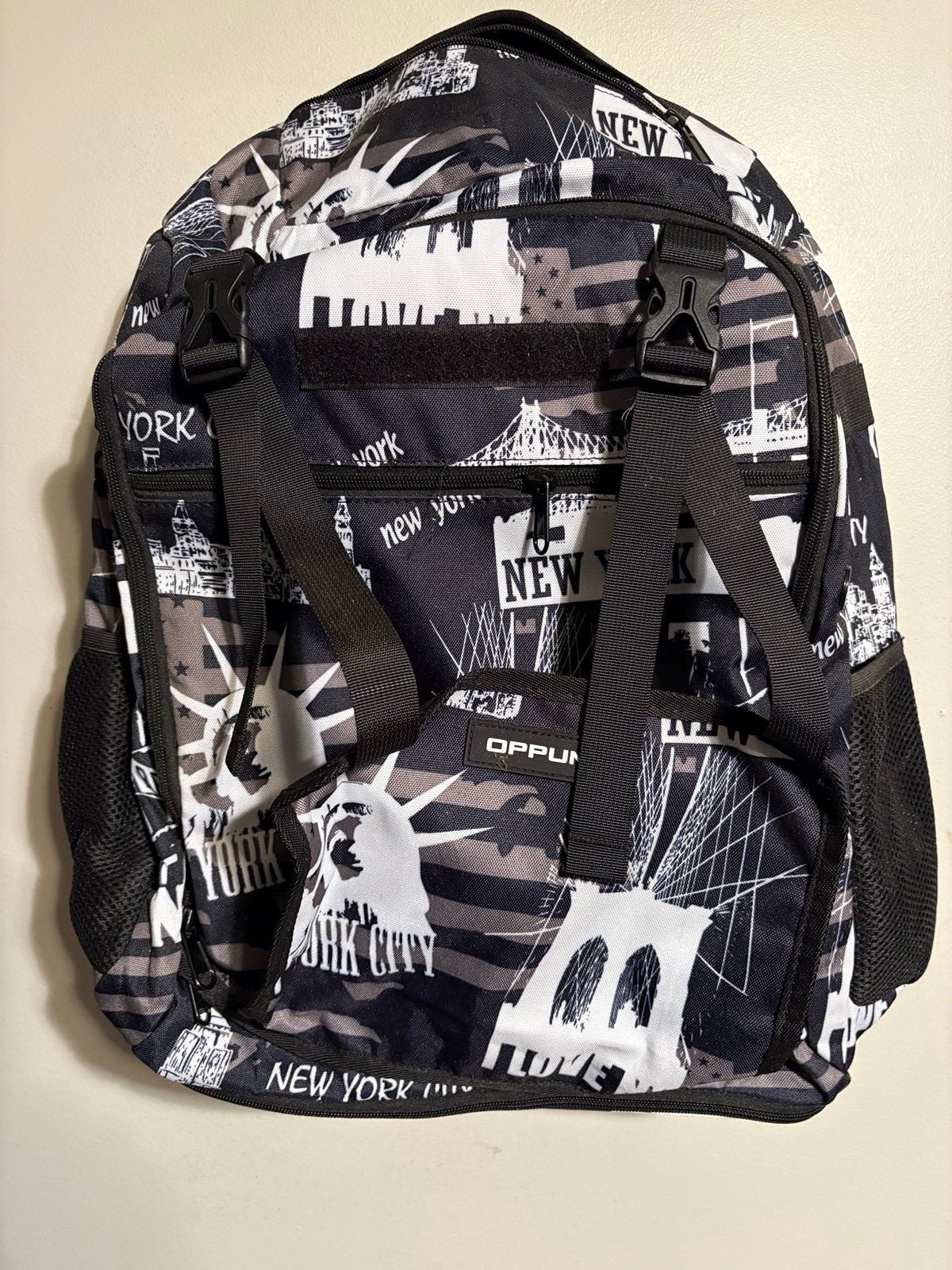 New York-themed Oppu backpack 1