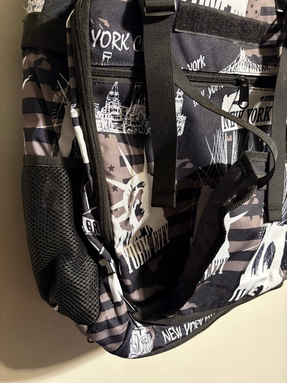 New York-themed Oppu backpack 2