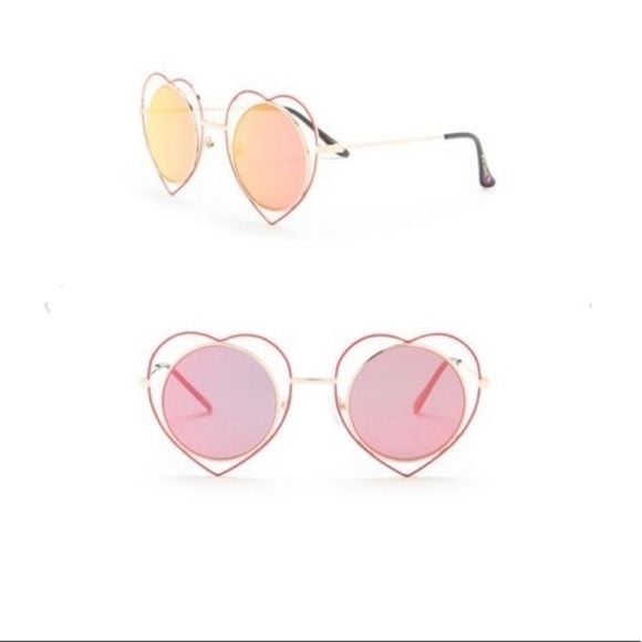 Betsey Johnson Round Heart Frame Sunglasses NWT 3
