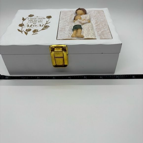 Decorative Wooden White Keepsake Box with Gold Clasp for “Mom” NWOT 12