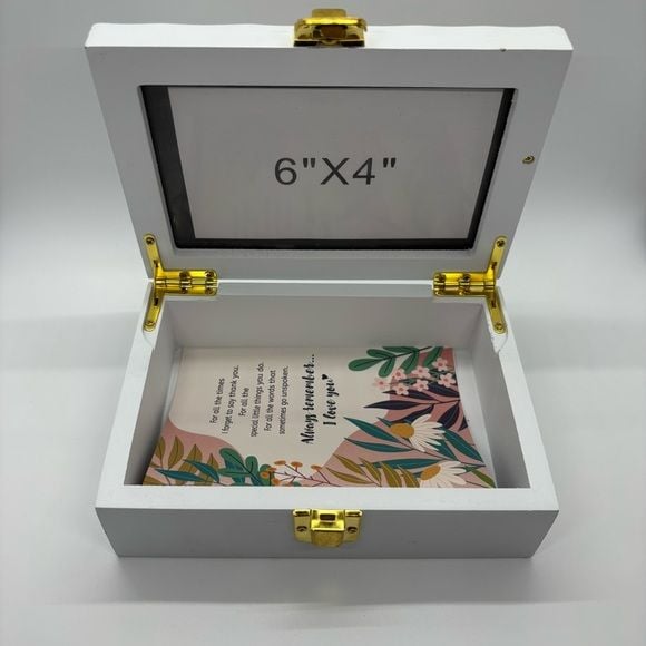 Decorative Wooden White Keepsake Box with Gold Clasp for “Mom” NWOT 11