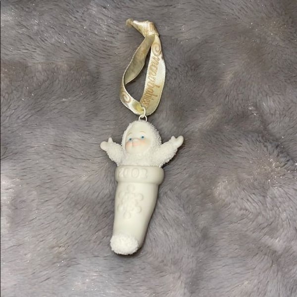 Department 56 Snowbabies "Baby in My Stocking" ornament 2002 collection