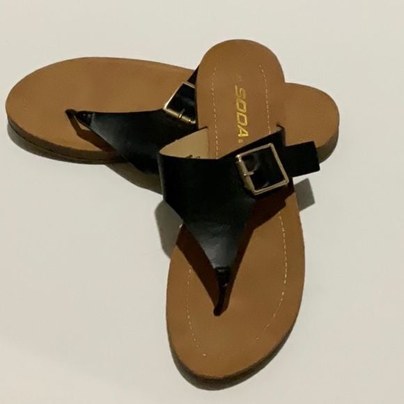 Soda Black Women's Sandal/flip flop size 9 5
