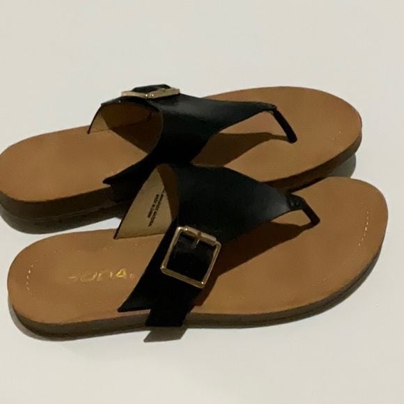 Soda Black Women's Sandal/flip flop size 9 3