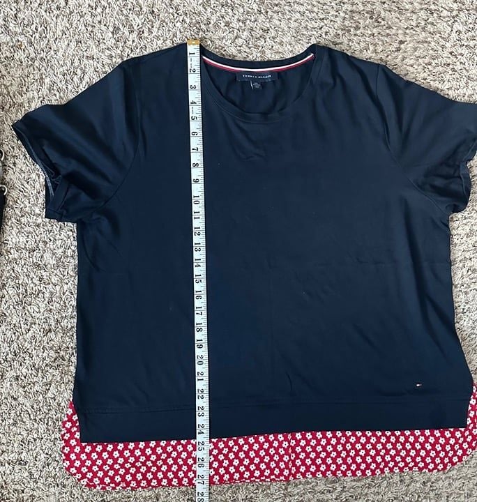 T-shirt XL Tommy Hilfiger shortsleeved navy blue women's top with a red floral 5