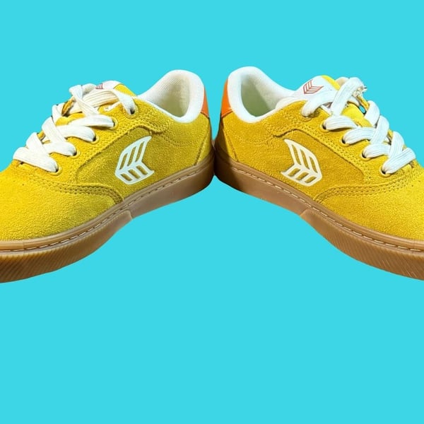 Cariuma Naioca Yellow Suede Skater Sneakers, Women's 7.5 / Men's 6