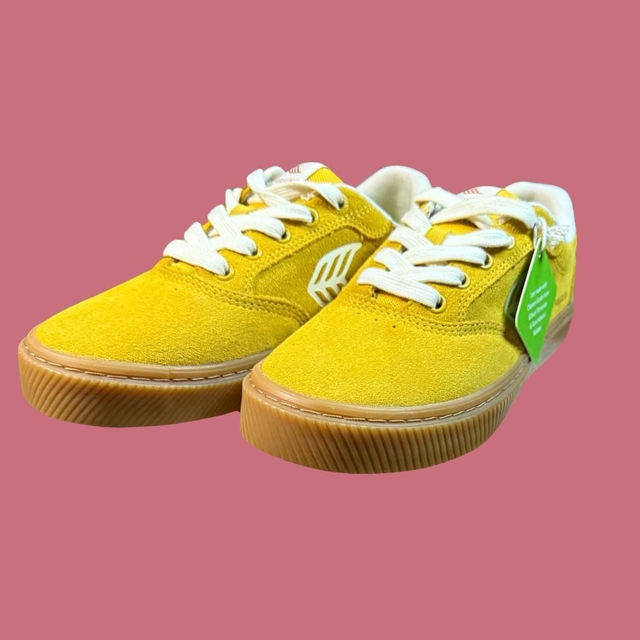 Cariuma Naioca Yellow Suede Skater Sneakers, Women's 7.5 / Men's 6 3