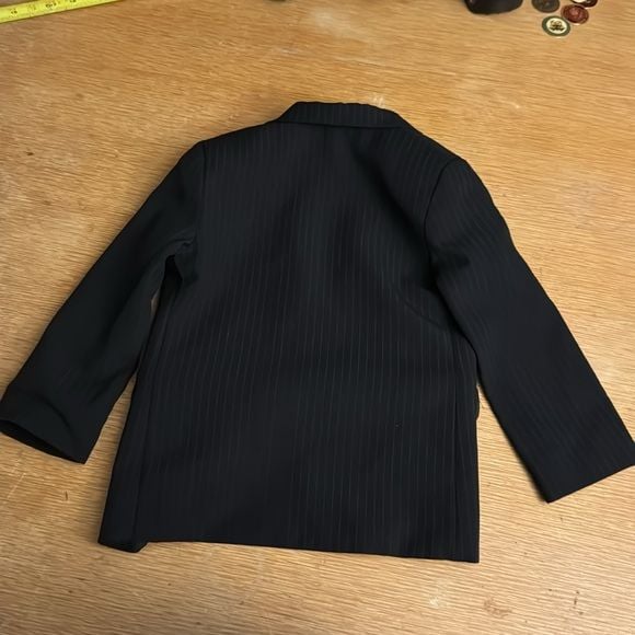 VanHuesen boys black 6 regular pin stripped 10