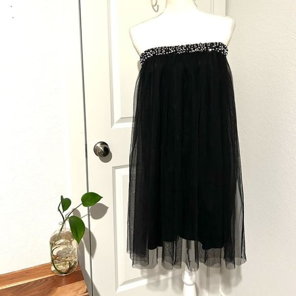 Metro Wear Black Strapless A-Line Skirt