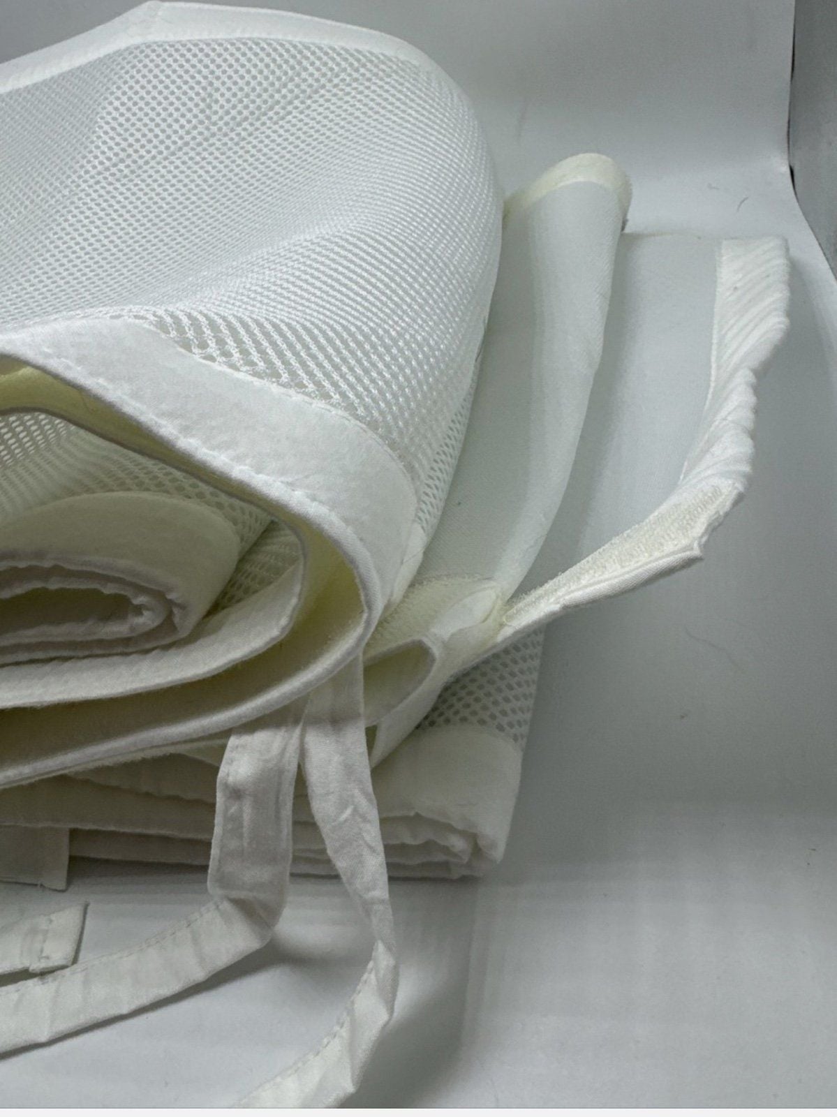 BreathableBaby Mesh Crib Liner - Safe & Breathable (White) 2