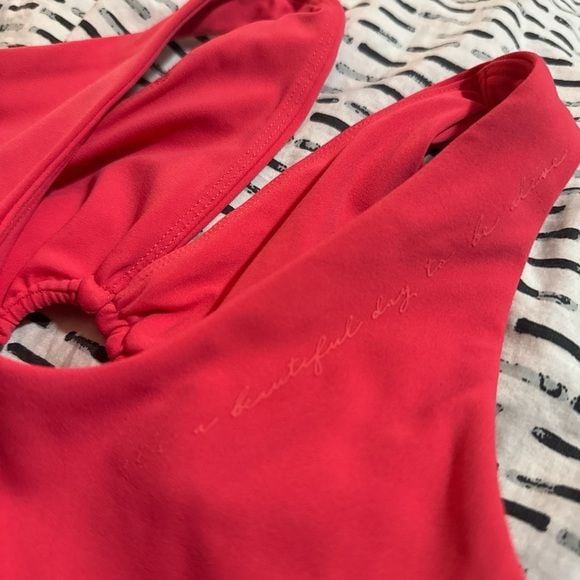 *Gymshark Hot Pink V-Front Sports Bra 7