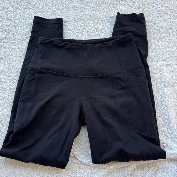 Victoria Sport Knockout High-Waisted Black Leggings with Pockets, Size S