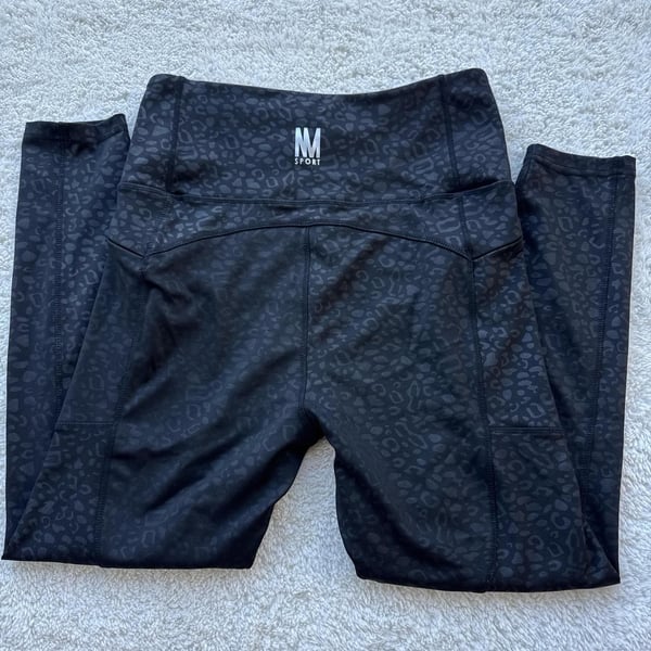 *Nicole Miller Sport Black Leopard Print Leggings with Pockets - Size Large