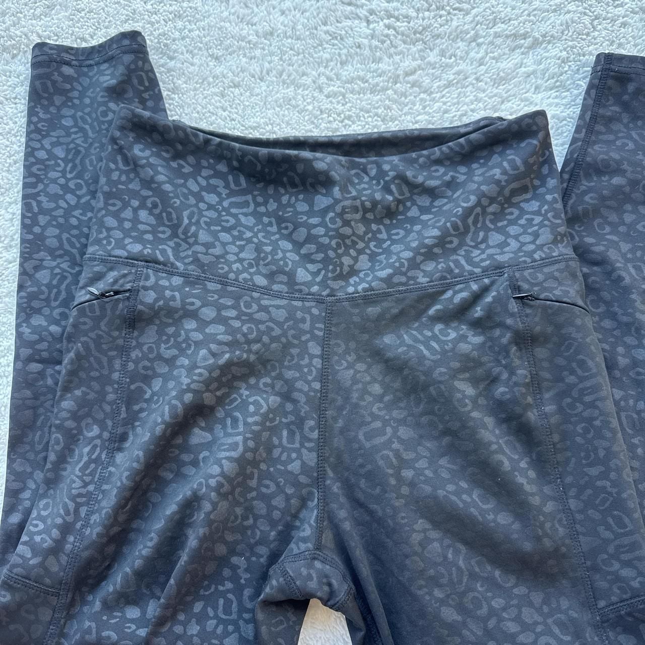 *Nicole Miller Sport Black Leopard Print Leggings with Pockets - Size Large 4