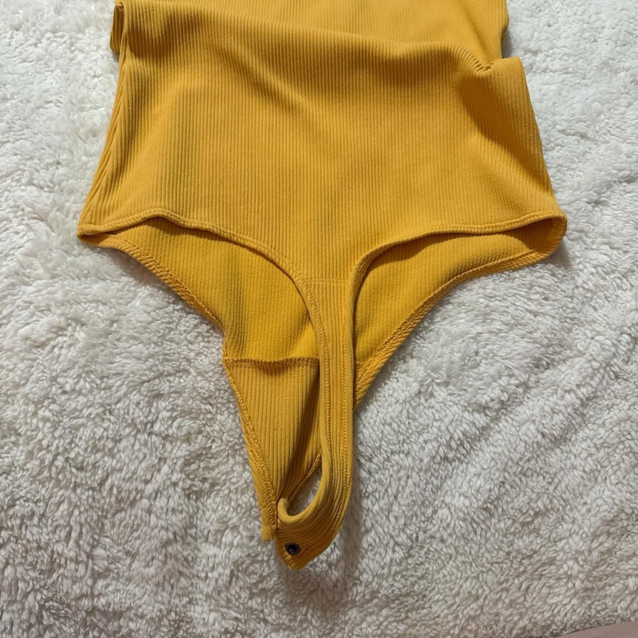 *Abercrombie & Fitch Ribbed High-Neck Bodysuit, Yellow, Size XS 5