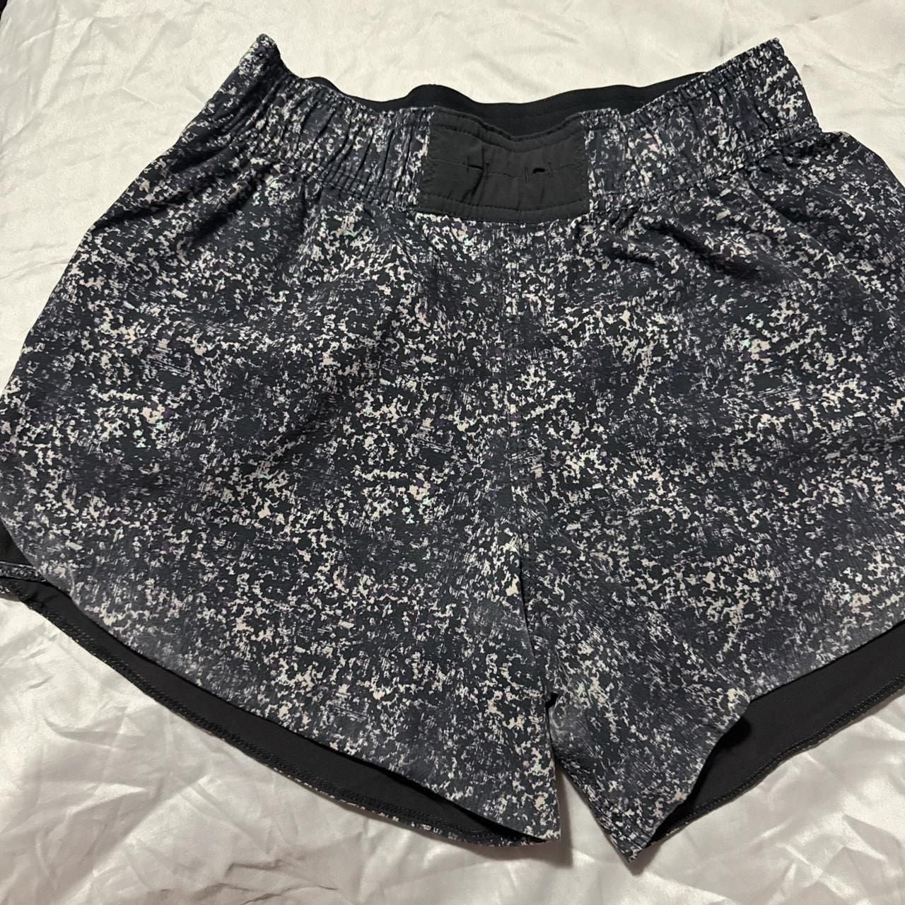 Lululemon Reversible Running Shorts, Black & Grey Splatter, Size M 2