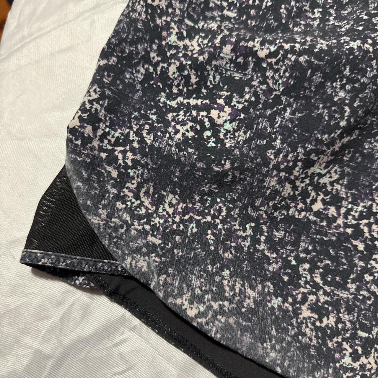 Lululemon Reversible Running Shorts, Black & Grey Splatter, Size M 3