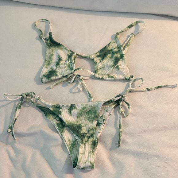 Green Tie-Dye Cheeky String Bikini Set Size Small NWOT never worn adjustable 1