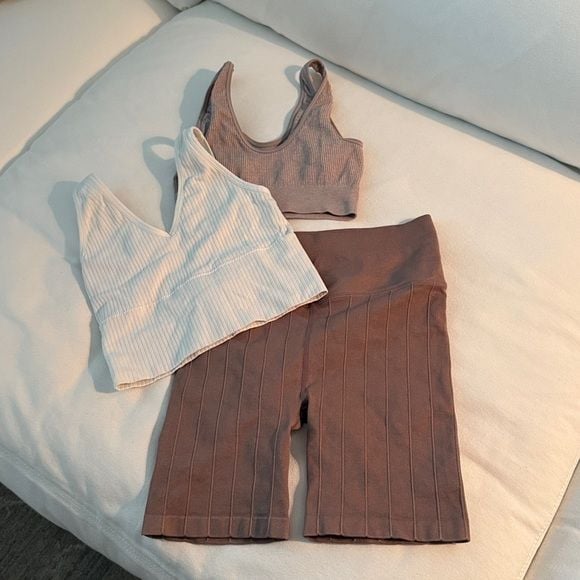 Spiritual Gangster 3-Piece Ribbed Activewear Set in Pink, Brown + White size S 1