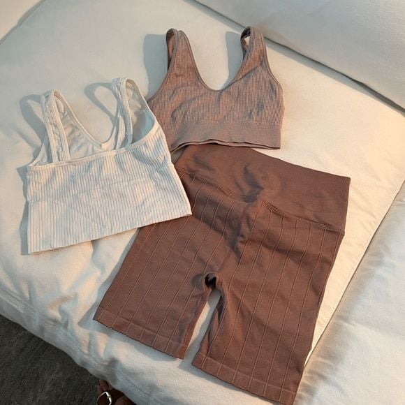 Spiritual Gangster 3-Piece Ribbed Activewear Set in Pink, Brown + White size S 2