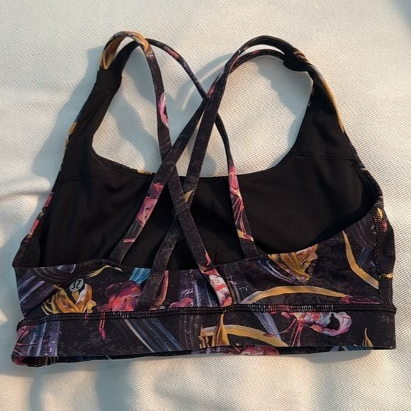 Lululemon Energy Bra size 6 pre-loved 🥰 good condition 3