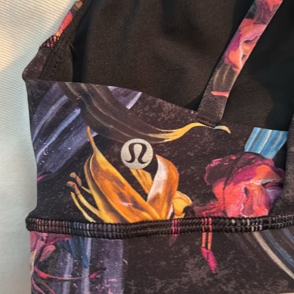 Lululemon Energy Bra size 6 pre-loved 🥰 good condition 4