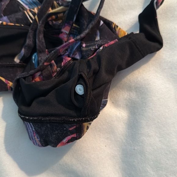 Lululemon Energy Bra size 6 pre-loved 🥰 good condition 5
