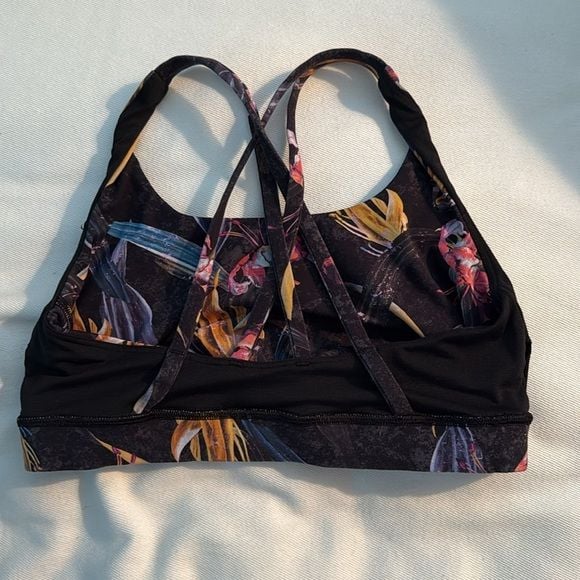 Lululemon Energy Bra size 6 pre-loved 🥰 good condition 6