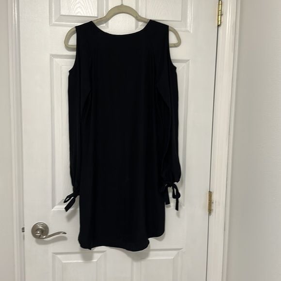 Amanda Uprichard black a-line silk cold shoulder long sleeve dress size P 🖤 6