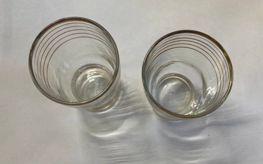 Set of 2 Anchor Hocking juice glasses with gold stripes 7