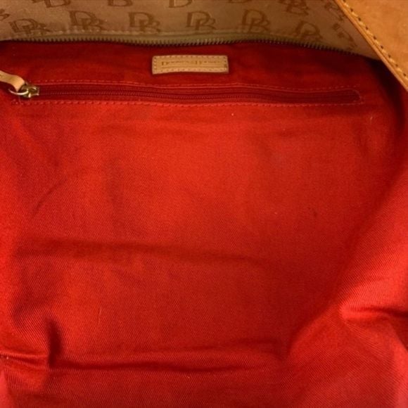 Vintage Y2K Dooney & Bourke tan and brown canvas signature hobo Shoulder Bag 8
