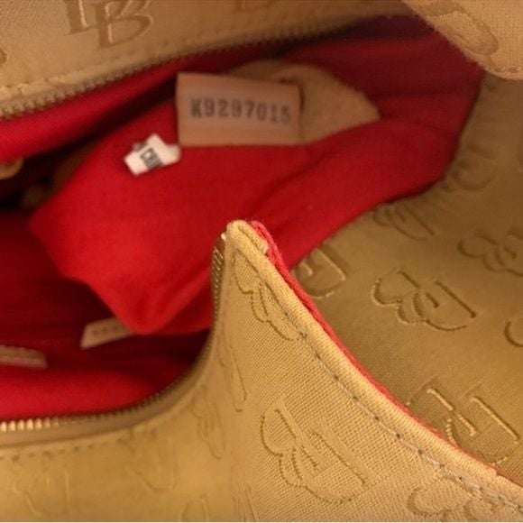 Vintage Y2K Dooney & Bourke tan and brown canvas signature hobo Shoulder Bag 9
