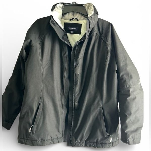 Lands' End Women’s Performance Puffer Jacket Black Size MP 10-12
