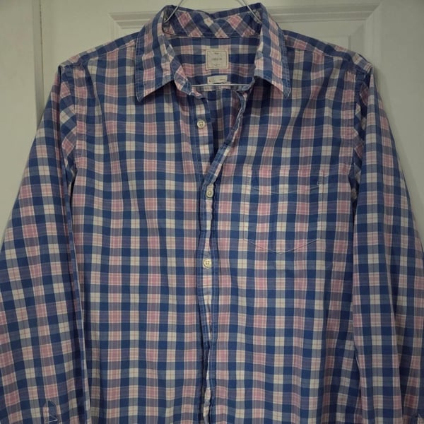 Gap Lived-In Blue and Pink Plaid Button Up Shirt