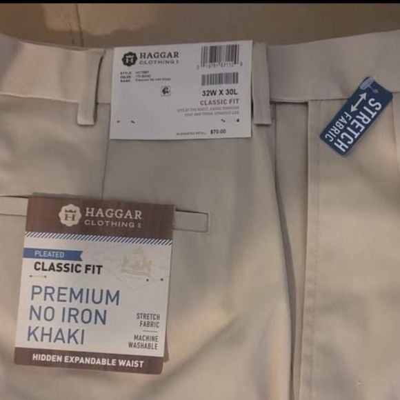 Haggar Premium No-Iron Khaki Chinos - Classic Fit. $70 on tags. 32×30 1