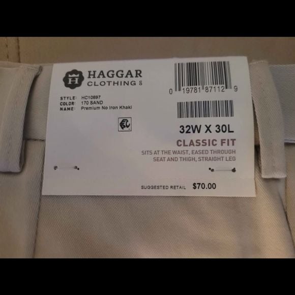 Haggar Premium No-Iron Khaki Chinos - Classic Fit. $70 on tags. 32×30 2