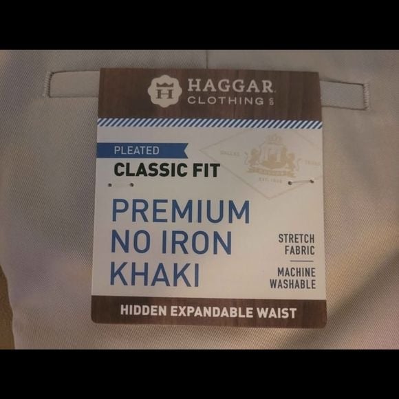Haggar Premium No-Iron Khaki Chinos - Classic Fit. $70 on tags. 32×30 3