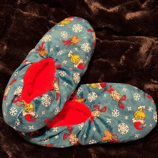 Grinch Holiday Character Cozy Slippers with Red Lining
