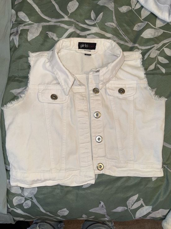 sleeveless white denim sleeveless jacket 2