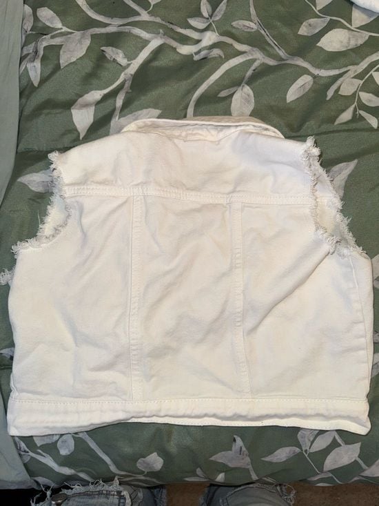 sleeveless white denim sleeveless jacket 4