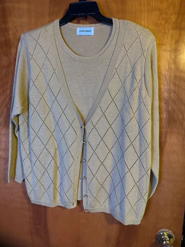 Alfred Dunner 2-Piece Sweater Set Beige Metallic Diamond Knit Cardigan & Shell Top Women’s 1