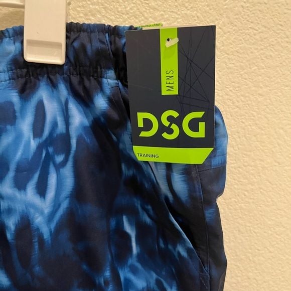 DSG Men’s Blue Tie-Dye Rec Training Shorts – Size XL – NWT 4