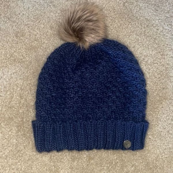 ROXY KNIT BEANIE​ NAVY BLUE WOMENS HAT POMPOM​​​​​​​​